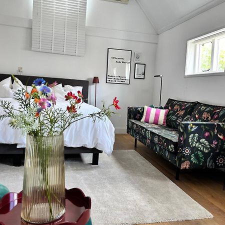 Ninet7 Bed & Breakfast Tilburg Bagian luar foto