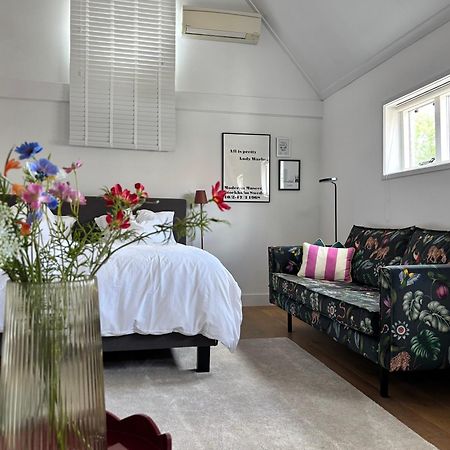 Ninet7 Bed & Breakfast Tilburg Bagian luar foto