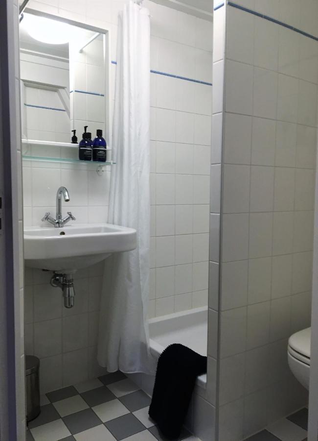 Ninet7 Bed & Breakfast Tilburg Bagian luar foto
