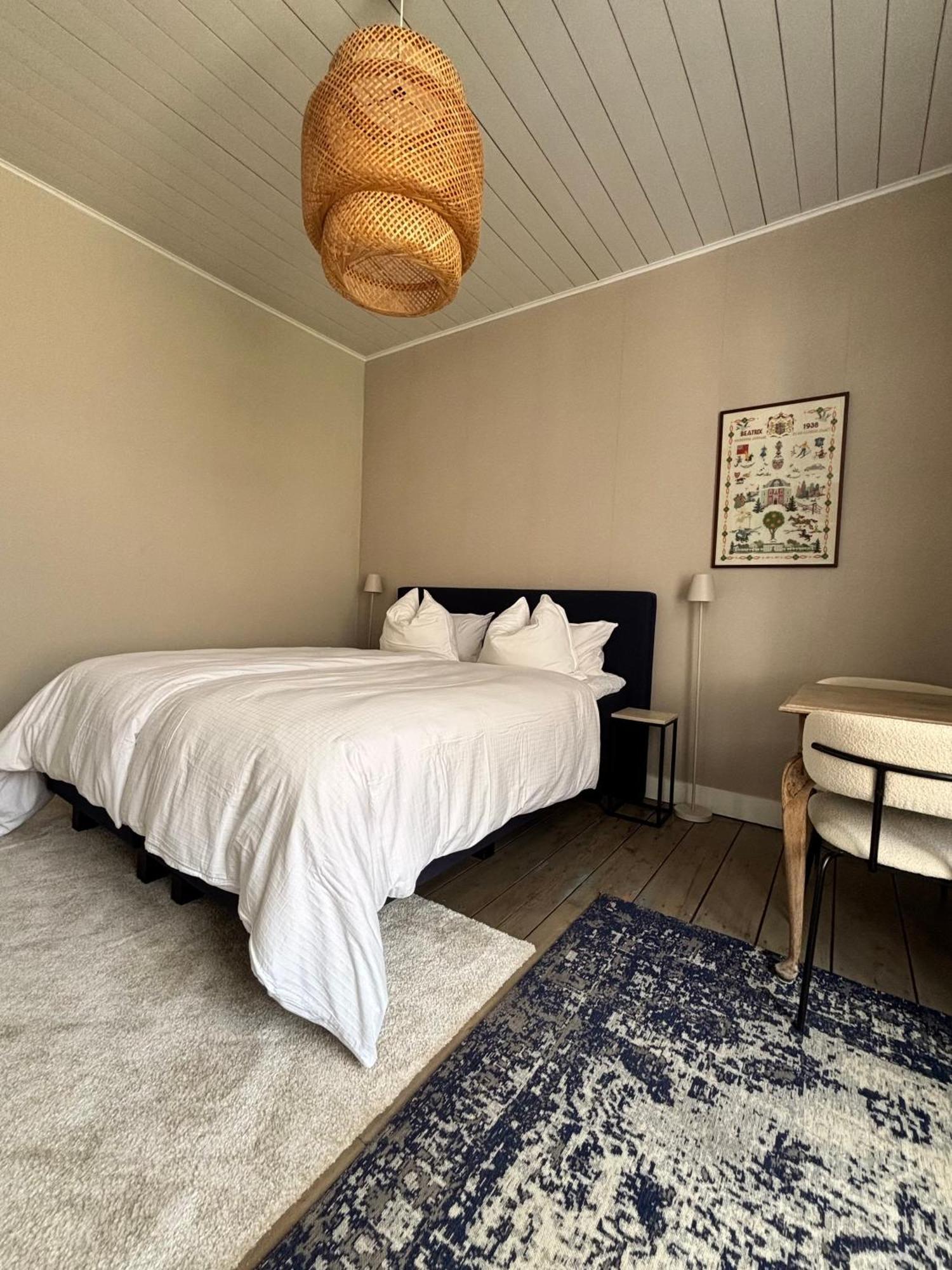 Ninet7 Bed & Breakfast Tilburg Bagian luar foto