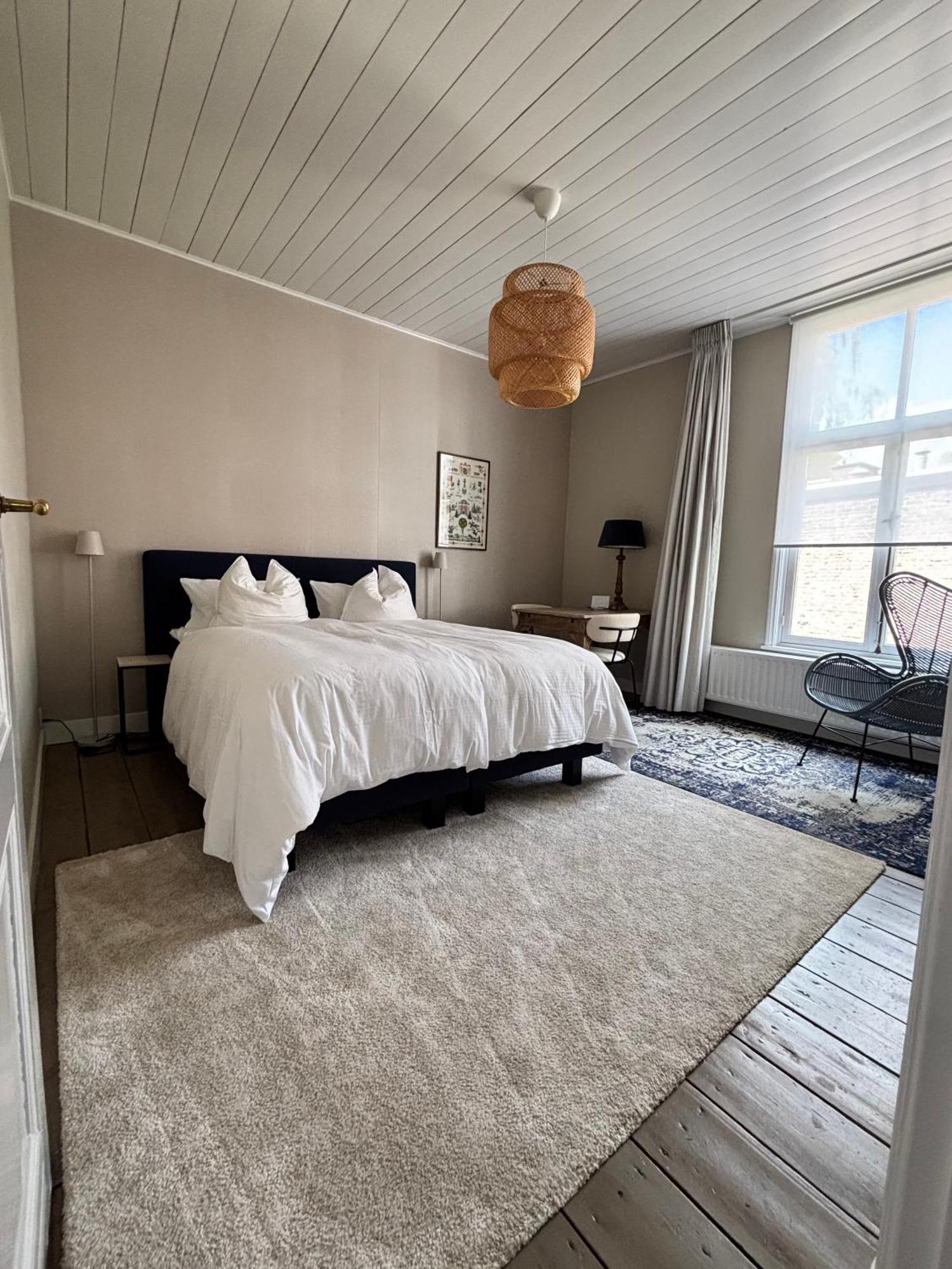Ninet7 Bed & Breakfast Tilburg Bagian luar foto